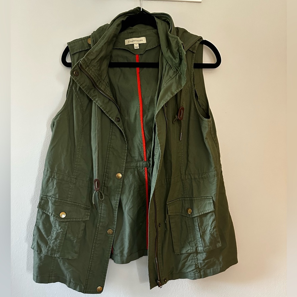 Green vest; size large